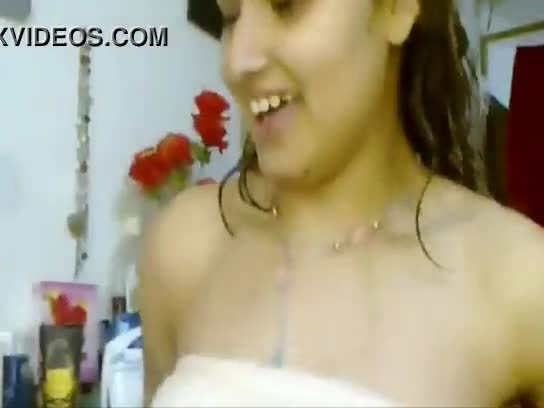 Indian Sexy Girl Dancing To Movie Song In Towel